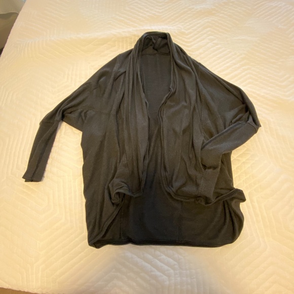 To & Flow Wrap - Picture 6 of 9